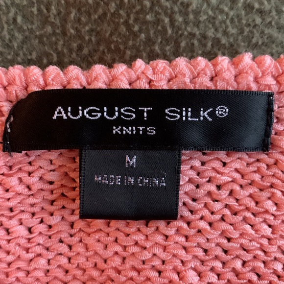 August Silk pink short sleeve sweater with sleeves de slits. Size medium - Picture 2 of 9